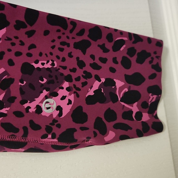 Lululemon - Picture 3 of 3